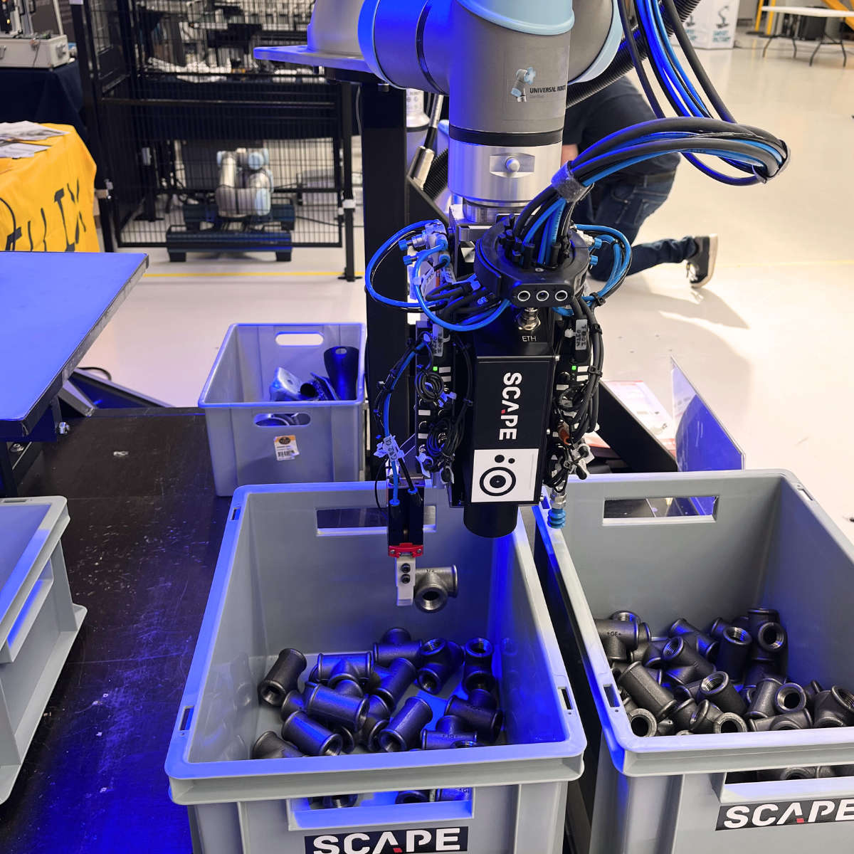 SCAPE Mini-Picker on Universal Robots cobot (collaborative robot)