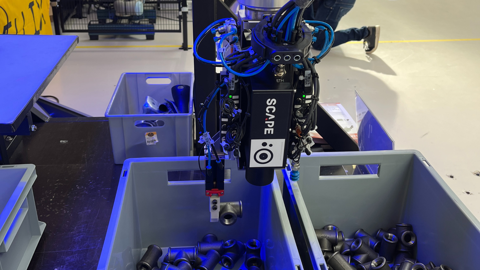 SCAPE Mini-Picker in action at the Swedish Cobot Day 2023